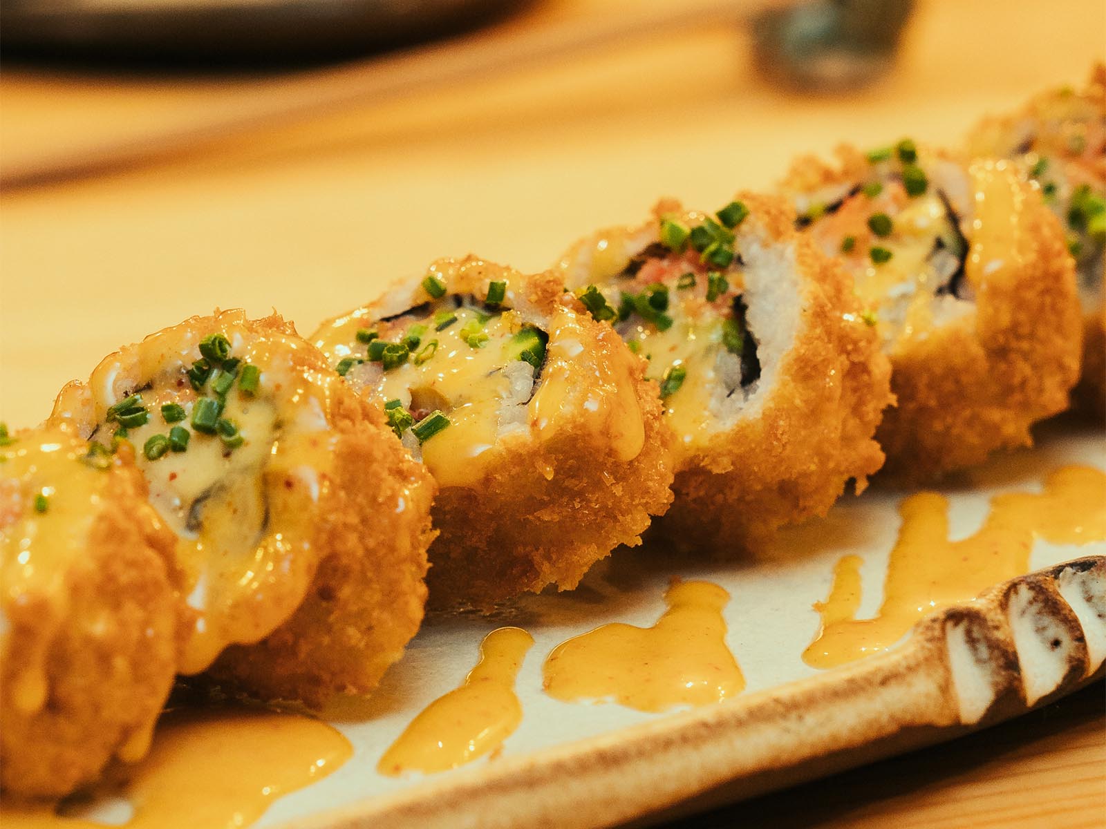 Que o sushi quente não te dê cringe